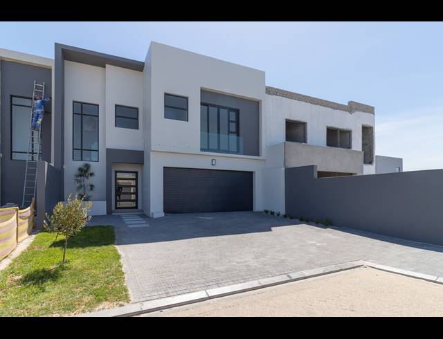 4 BEDROOM HOUSE FOR SALE IN SANDOWN